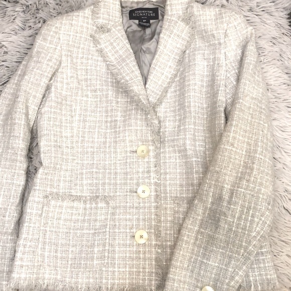 Jones New York Jackets & Blazers - ✨Host Pick✨ Jones New York Signature Petite Tweed Blazer, 2P